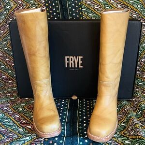 Frye Campus 14L Boots in Banana size 9.5